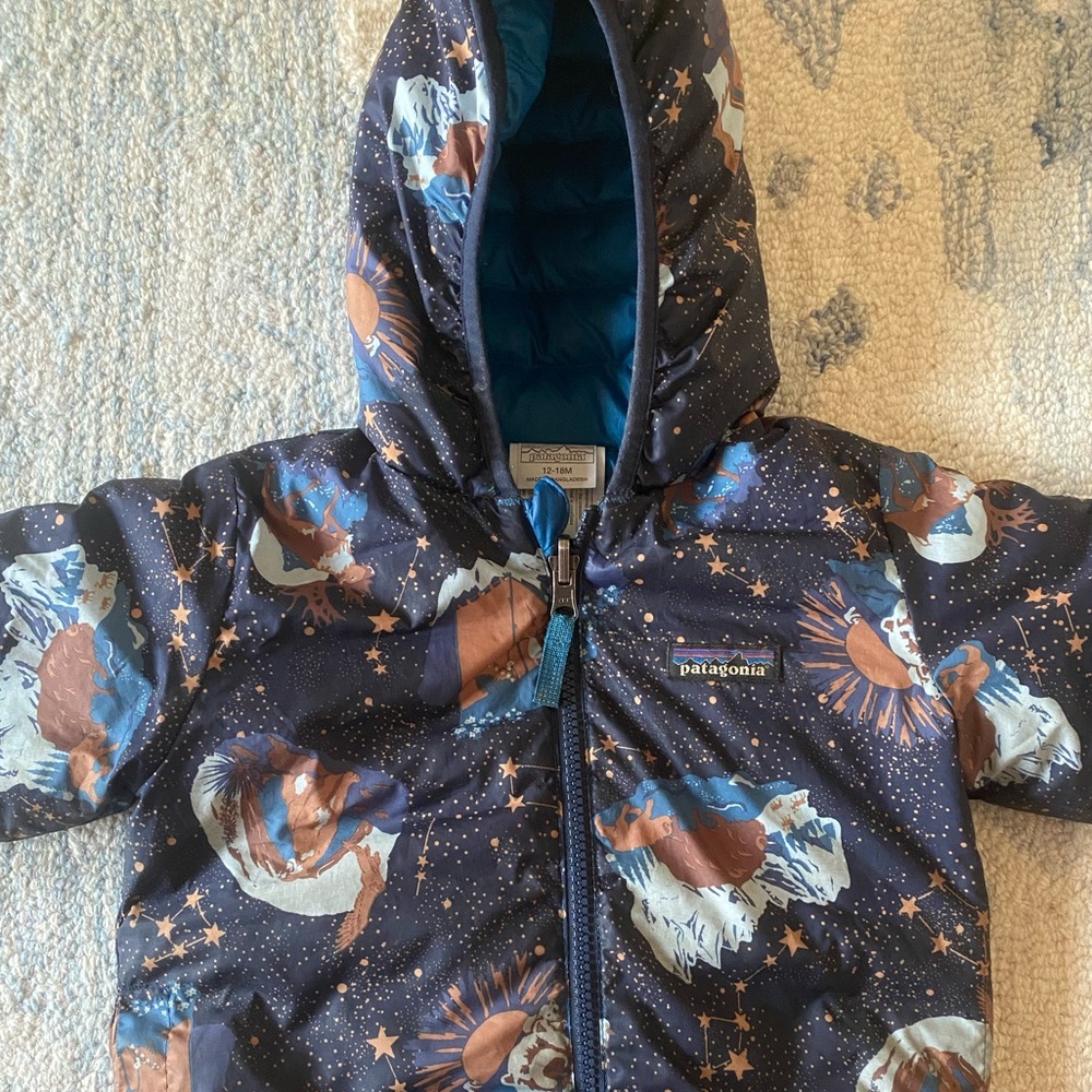 Boys Patagonia Puffer Coat- reversible down jacket 12-18 months